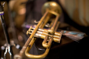 a well-loved trumpet resting between sets